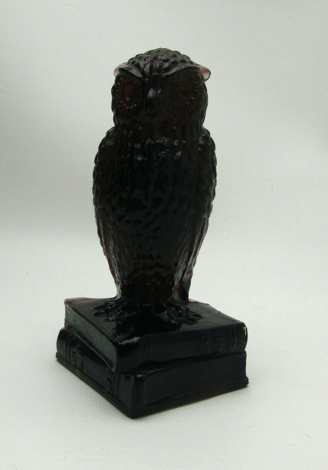 Degenhart Glass Old Amethyst Wise Ole Owl On Books Figurine Paperweight